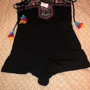 New Topshop embroidered black play suit US size 6